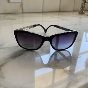 Vintage Chanel sunglasses in amazing condition